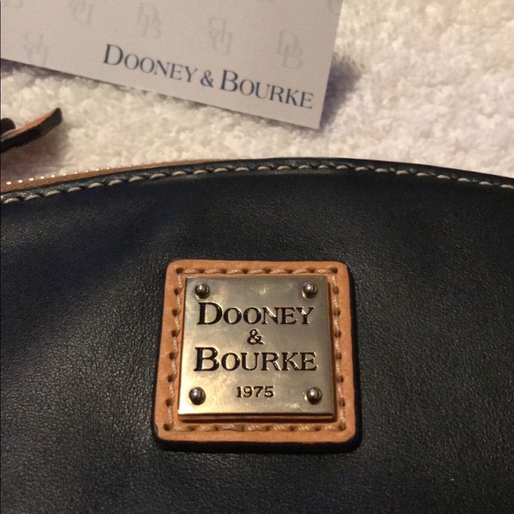 D&B Suki Crossbody Bag - Picture 3 of 5